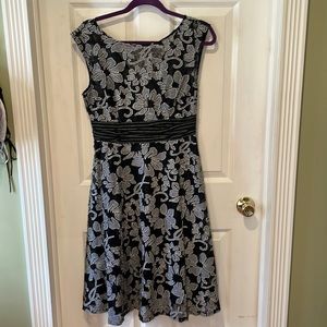 🆕 Anthropologie ett twa Black and White Floral Lace Dress